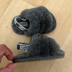 UGG Fluff Yeah Slide And Lovey Unisex Children's Slippers size 04 05